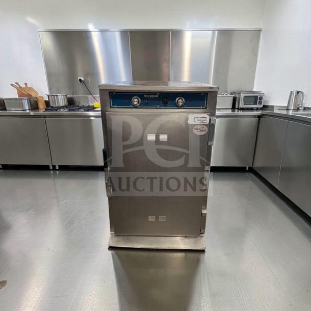 Alto-Shaam 1000-TH-II Cook & Hold Oven, stainless steel, 120V, classic controls, superior condition, commercial use.