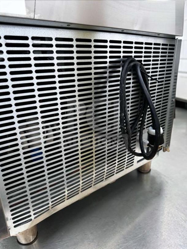 American Panel AP12BCF150-2-P HURRiCHiLL™ Blast Chiller with grill vents, power cord, 24-pan capacity, 208V/3PH.