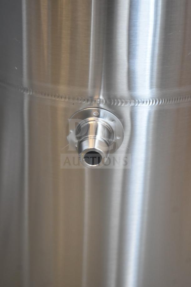 Brand new Bunn 34100.0001 TDO-5 iced tea dispenser, 5-gallon, stainless steel, with scratch and dent, solid plastic lid.