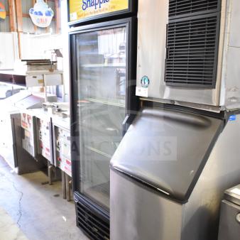 Hoshizaki Commercial Ice Head with Manitowoc B420 Ice Bin in excellent condition, durable stainless steel design.