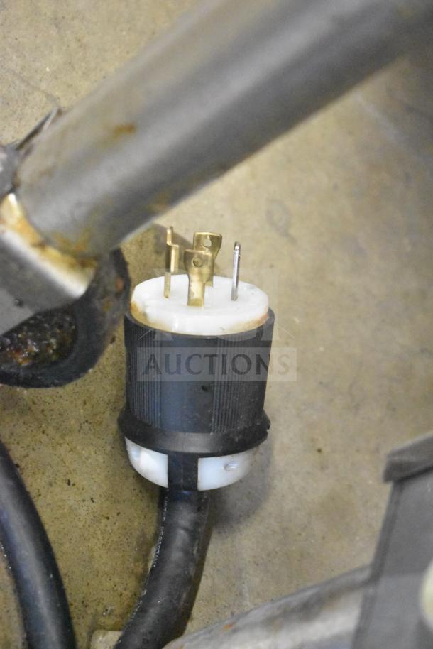 Bunn IMIX-5 cappuccino machine plug, suitable for 120/208-240 volts, 1 phase power. Durable condition.