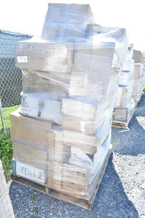Pallet of 31 new scratch and dent items, including square bowls, t-shirt bags, and containers, labeled APR26-79.