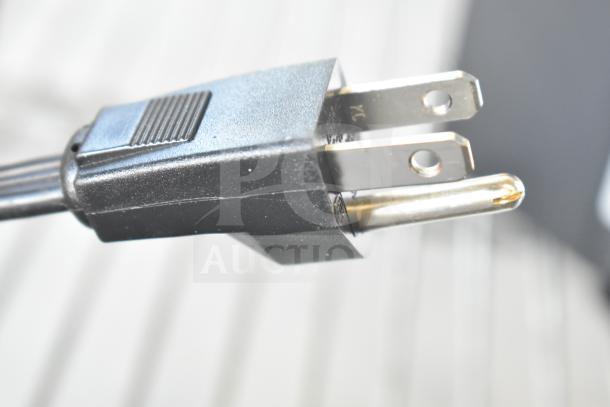 Insinkerator HWT Instant Hot Water Tank plug showing 115V, 1 Phase connector, highlighting power compatibility.