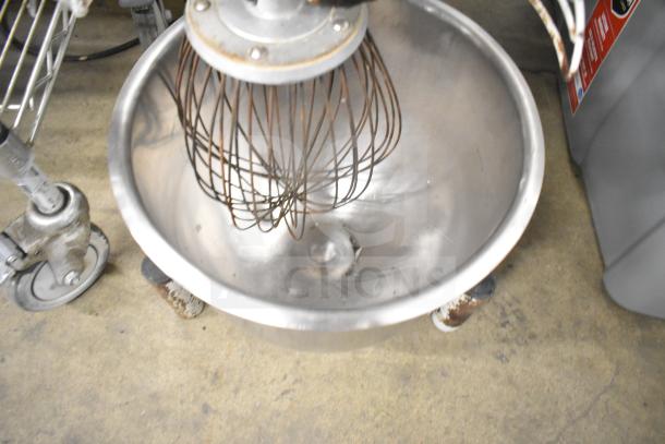 Medalist L20 Commercial 20 Quart Planetary Dough Mixer with mixing bowl, bowl guard, whisk attachment; 120V, 1 Phase.