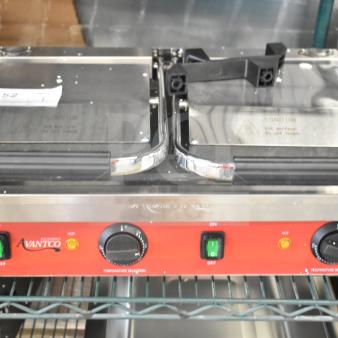 BRAND NEW Avantco 177PG400S Panini Grill, dual smooth plates, 19 5/8"x9 1/8" cooking surface, 120V, 1 Phase, minor scratches.