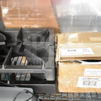 3 brand new, scratch and dent items: 177MIX8XMG #5 Hub Meat Grinder Attachment, two 11.5"x11.5" burner grates.
