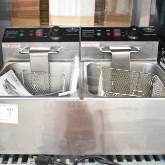 Brand new Mainstreet 177F20E dual tank electric fryer, 20 lb capacity, 110V, 1 phase. Scratch and dent condition.