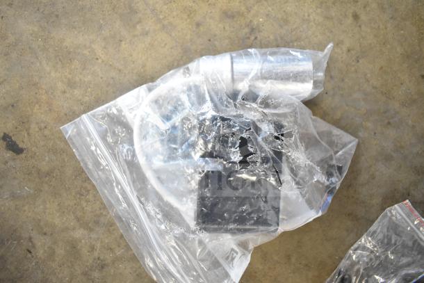 Brand new Avantco 17816586 compressor for CPSS and CPW series, 115V, R290. Scratch and dent in original packaging.