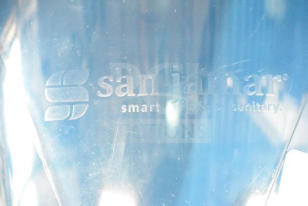 San Jamar SI9000 Saf-T-Ice ice scoop holder, brand new, scratch and dent condition, with 64-86 oz. scoop.