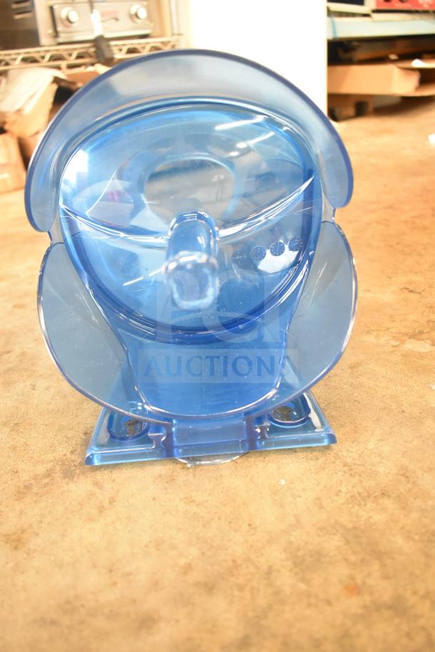 BRAND NEW San Jamar SI9000 Saf-T-Ice Ice Scoop Holder with 64-86 oz. Scoop, blue, minor scratches visible.