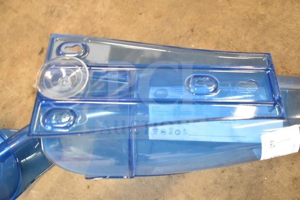 BRAND NEW San Jamar SI9000 Saf-T-Ice Scoop Holder with 64-86 oz. Ice Scoop. Minor scratches and dents visible.