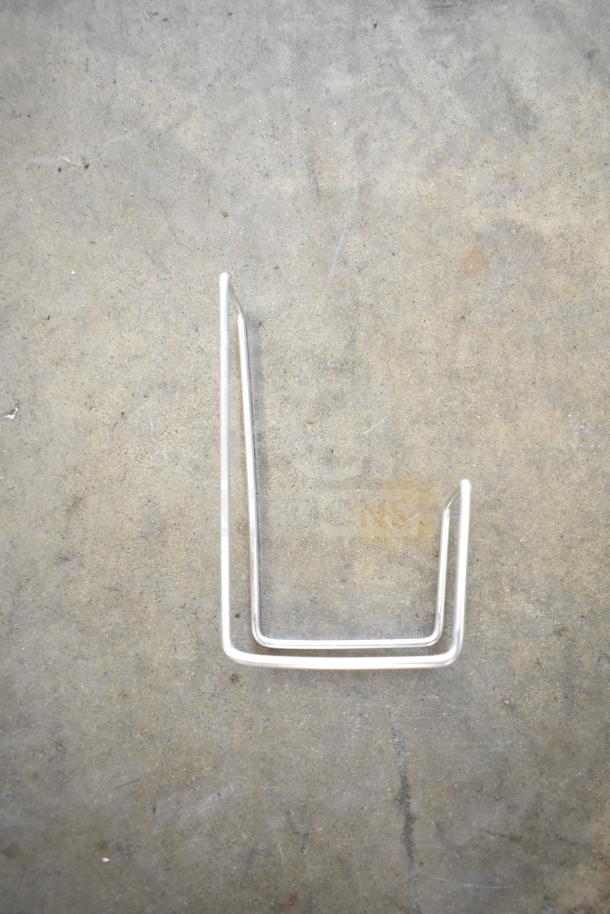 Brand new San Jamar SI9000 Saf-T-Ice ice scoop holder, fits 64-86 oz. scoops, minimalist metal design.