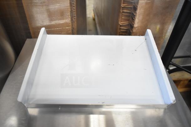 Avantco T140 commercial conveyor toaster, 10" wide, 3" opening, 120V, 1750W, 300 slices/hour. New, scratch and dent condition.