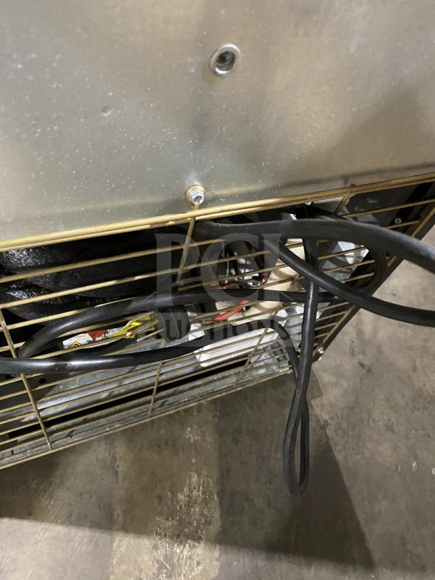 Imbrera Congo Style Commercial Refrigerator, Model VR08R6, features poly-coated wired rack, 115V, Energy Star certified.