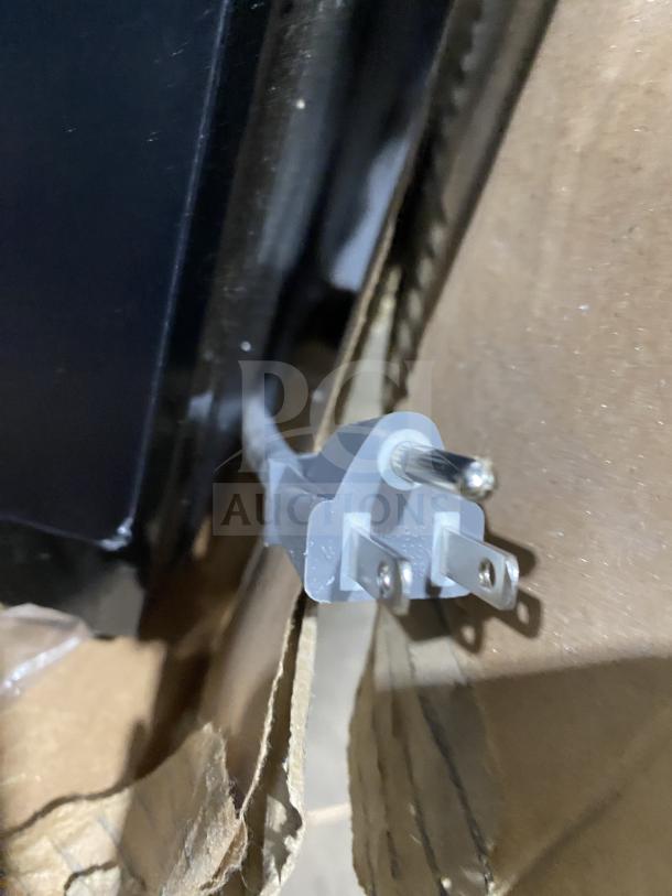 Samsung stainless steel countertop microwave plug, model ME213706BAG, new condition in original packaging.