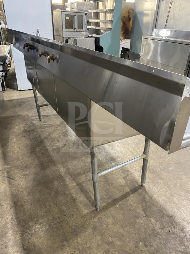 KCS Commercial stainless steel 3-compartment sink on legs, clean and durable, ideal for professional kitchens.