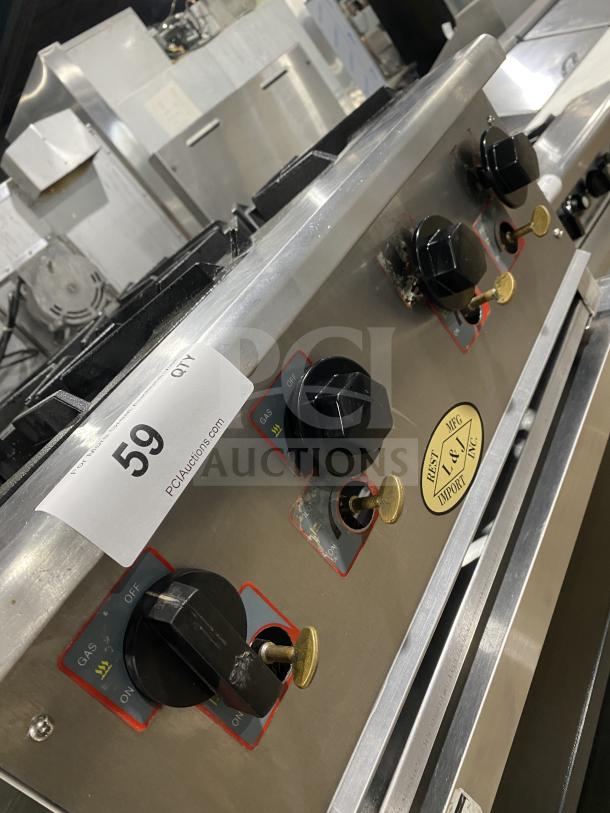 L&J Bunn 4-Burner Stainless Steel Hot Plate, Model SH SERVER, SN: TS00682244, with control knobs; used condition.