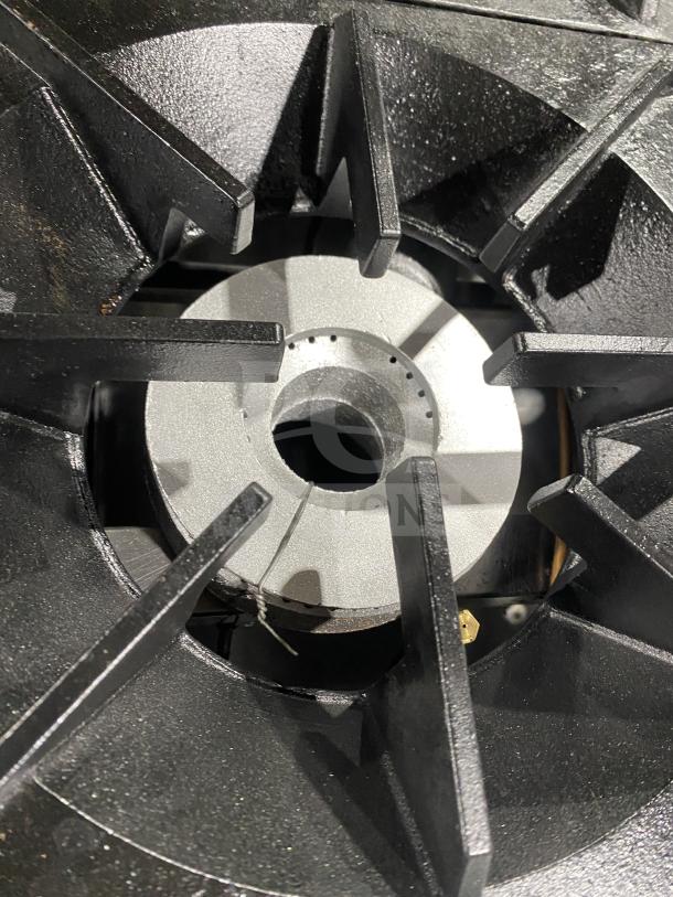 L&J Bunn SH SERVER 4-burner stainless steel hot plate in good condition, model SN: TS00682244, commercial use.