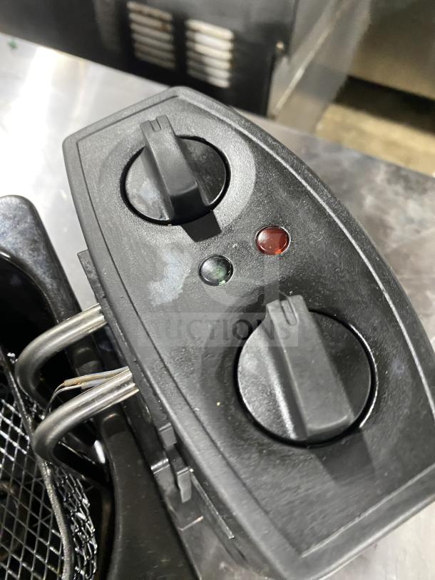 Hamilton Beach DF08 deep fryer, model 35200, featuring stainless steel exterior and fry basket, 120V, commercial grade.