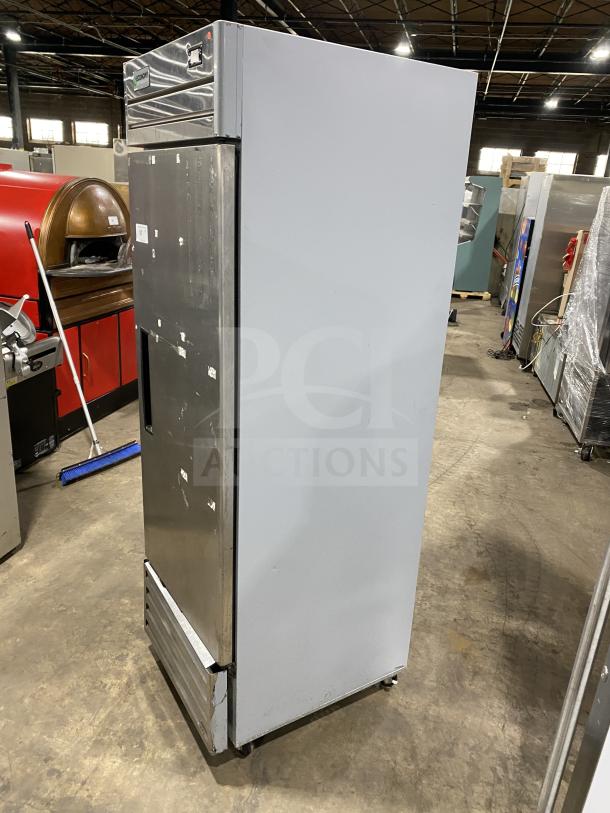 Economy ER1AFS single-door stainless steel refrigerator on casters, Energy Star certified, poly-coated rack, model ER1A-FS.