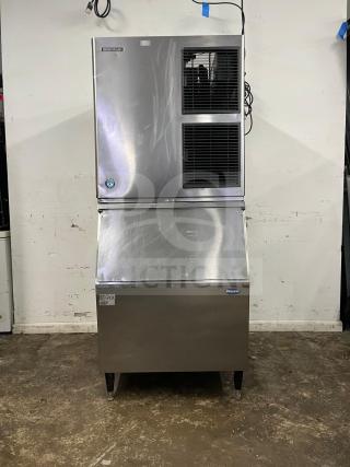Hoshizaki KM-901MAJ 30" air cooled ice machine with stainless steel finish, 950 lb/day, 500 lb storage, clean condition.