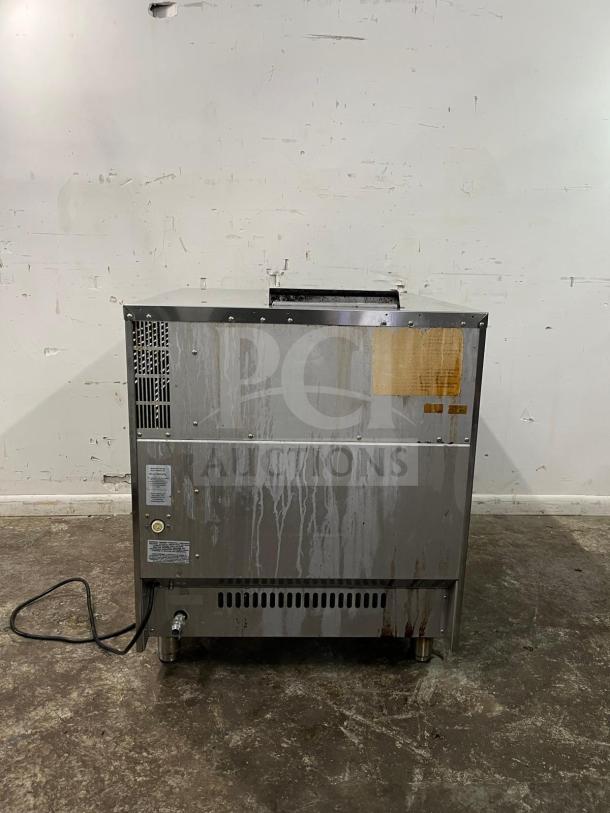 MOFFAT TURBOFAN® gas convection oven, commercial-grade, 33,000 BTU, single deck. Visible wear, features back vent and labels.