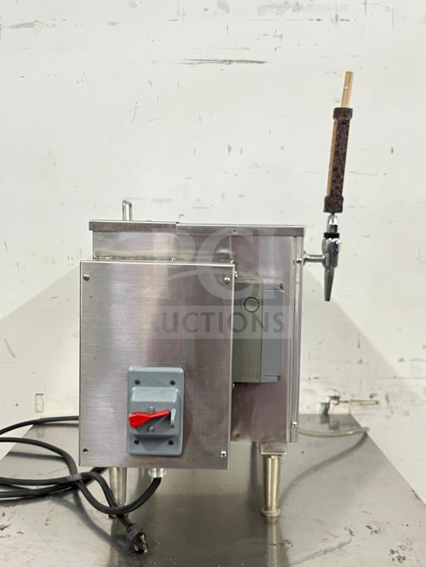 KEGRATOR commercial beer dispenser, portable countertop keg cooler. Stainless steel, tap handle, power switch, good condition.