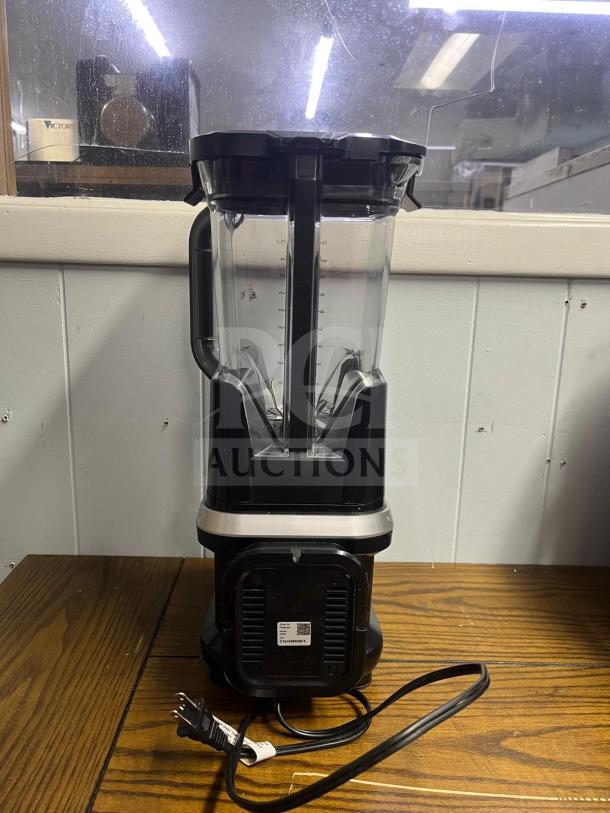 NINJA DUO IV701 blender, 1400-peak-watt motor, 72 oz capacity, black, visible power cord, used condition.
