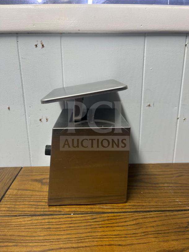 DON 5000 Mechanical Portion Control Scale, stainless steel, PREMIER 5000 model, excellent condition.