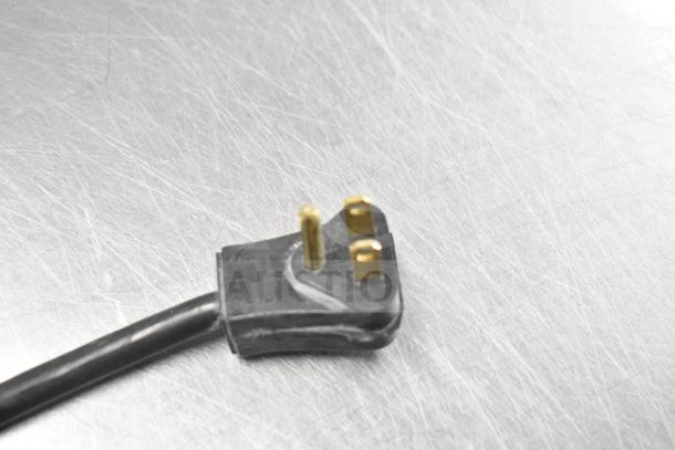 Power plug for 2019 Habco SE18 commercial cooler, 115V, 1 Phase, on metallic surface.