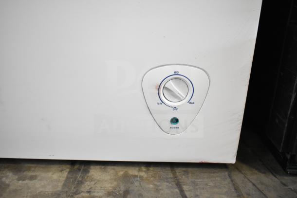 Hisense WFC070MSRWD Chest Freezer, 115V, shows control knob for temperature adjustment and power indicator.