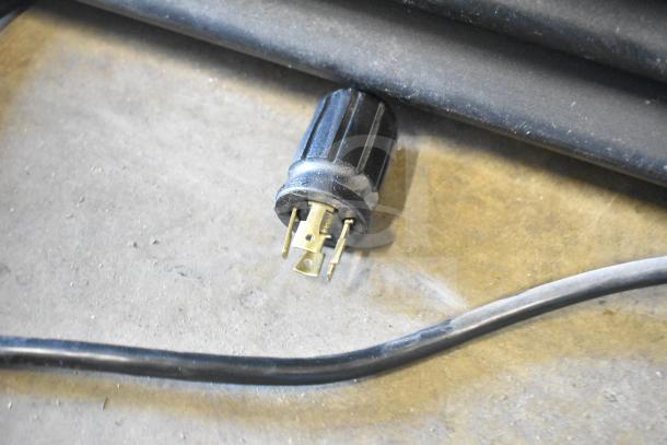 Power plug for 2019 True GDM-49F-HC Freezer Merchandiser, 115/208-230 Volts, 1 Phase.