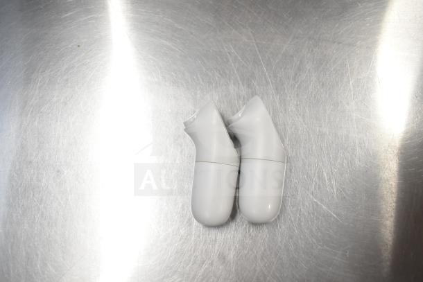 2 Oculus MH-A64 VR controllers, white, in good condition.