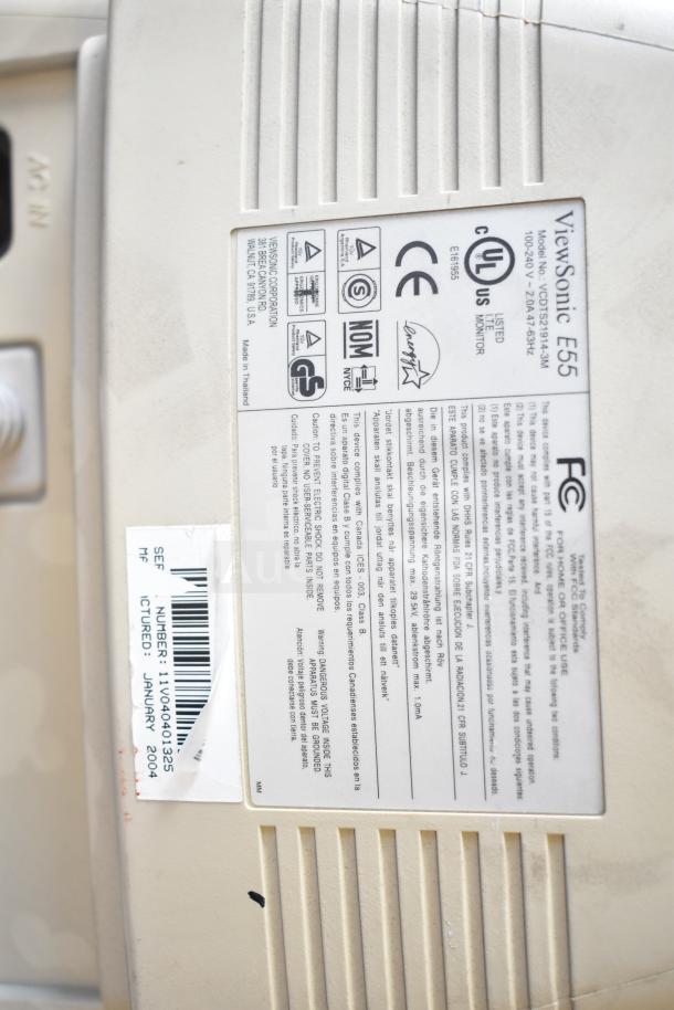 2 ViewSonic E55 VCDTS21914-2M 15" monitors, 100-240V, 1 phase, visible model label and safety certifications.