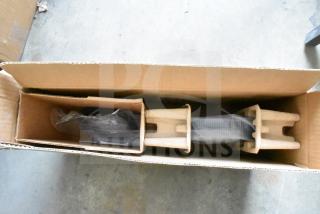 HP Thin Client in original packaging, includes accessories. New condition, securely packed in cardboard box with protective inserts.