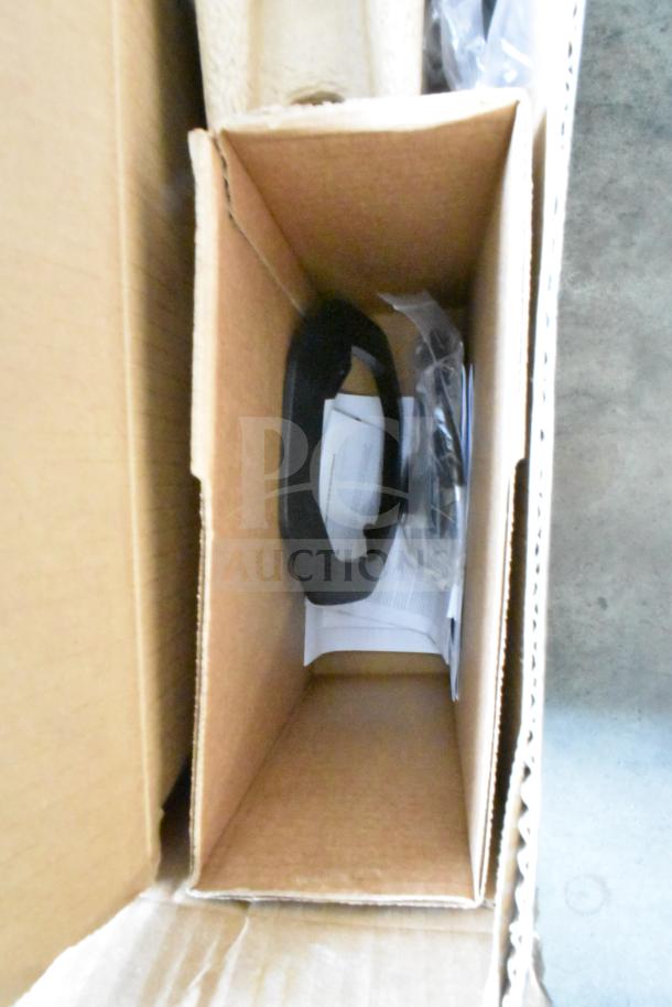 HP Thin Client in original packaging, includes cables and manuals. Appears new with no visible damage.