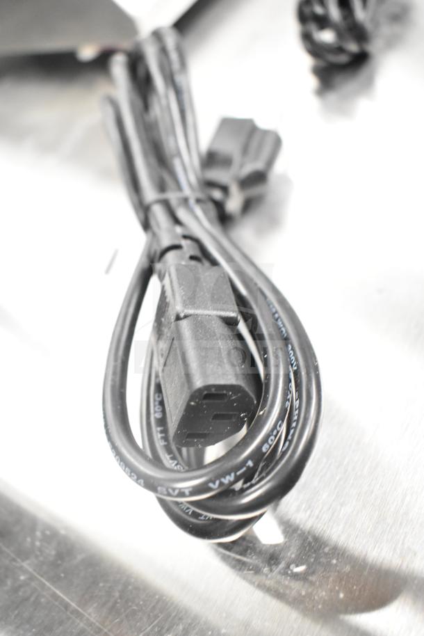 Torrey L-PC-40L digital price computing scale, brand new with scratch and dent. 40 lb capacity. Power cable included.