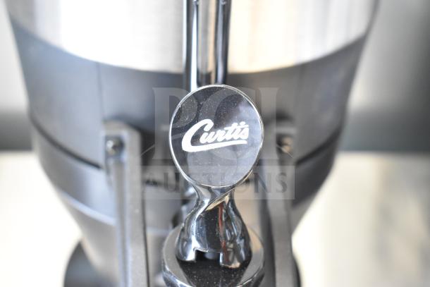 BRAND NEW Curtis TXSG0101S600 ThermoPro 1 Gallon Insulated Server with Stand. Visible "Curtis" branding on handle.