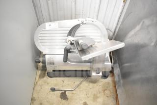 Hobart 2912 commercial countertop meat slicer, 115 volts, 1 phase. Good condition, visible model label and power specifics.