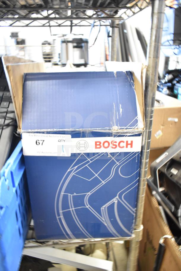 Bosch LB20-PC60EW-5L Speaker box in blue, new condition, with Bosch logo and item tag indicating quantity 1.