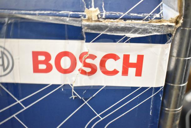 Bosch LB20-PC60EW-5L Speaker box with visible wear and tear. Bosch label in red on blue packaging.