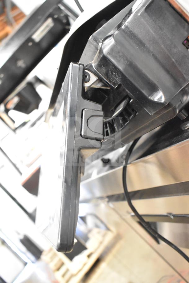 2024 Hobart HTi-7LH4W commercial countertop food portioning scale. Black, tested and working, 120/208-240V, 1 phase.