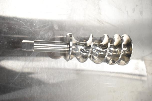 Brand new Avantco 177PMG225 stainless steel auger, slight scratches, in scratch and dent sale.