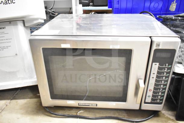 2021 Menumaster MFS18TS commercial countertop microwave oven. Stainless steel, keypad controls, 208/240V, 1 Phase.