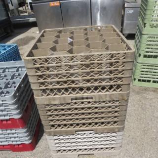 20-hole dishwasher rack, beige, model 3XBID. Sturdy design, ideal for commercial use. Excellent condition.