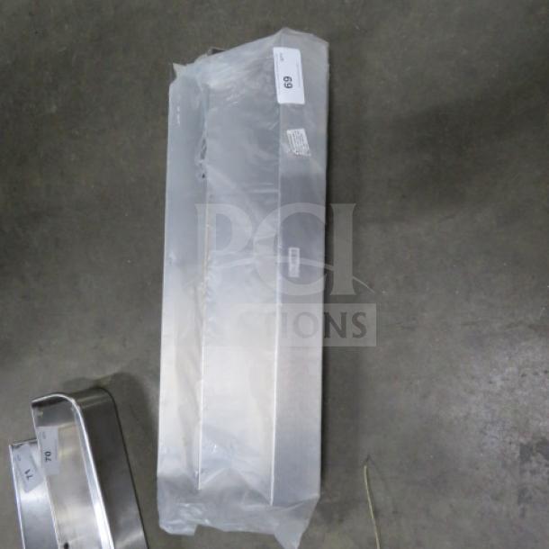 Winco SPR-32D stainless steel 2-tier bottle rail, new condition, 36x9x10 inches, labeled packaging visible.