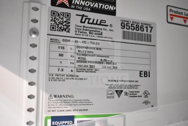 Label of 2019 True GDM-49-HC Cooler, 115 Volts, 1 Phase, with details on compressor, refrigerant R290, and design pressures.