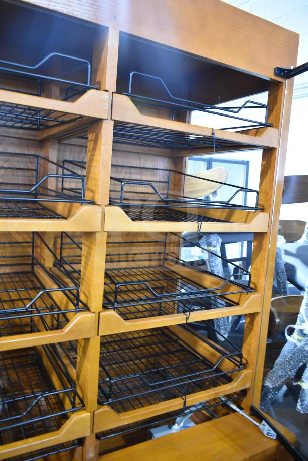 Avantco 178HBB95HC wood pattern bakery display case with minor scratches, wire shelves. New, scratch and dent condition.