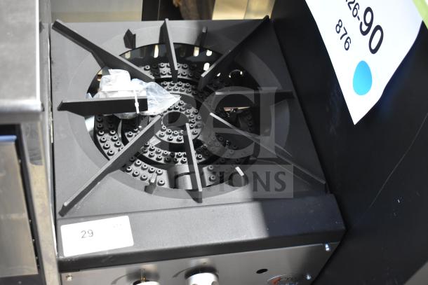 BRAND NEW Cooking Performance Group CPG-SP-18-N natural gas stock pot range, 80,000 BTU, with minor scratches and dents.