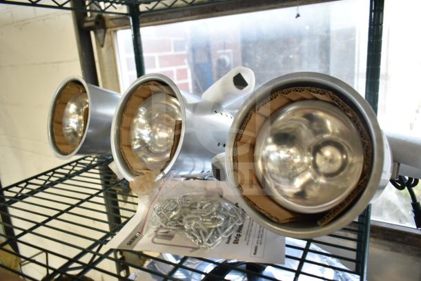 Brand new ServIt 423BLS3 Suspension Bar 3 Bulb Heat Lamp, 120V, 1 Phase, scratch and dent condition.